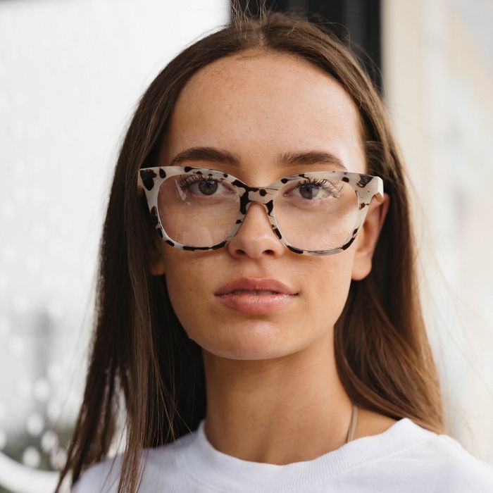 Magnifying Reader l LILA GRACE IVORY