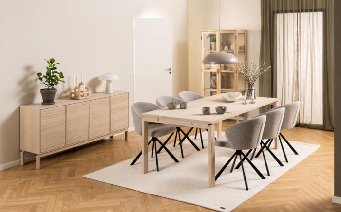 Linley dining table - White pigmented
