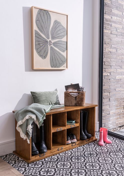ENGINEERED BOOTROOM
