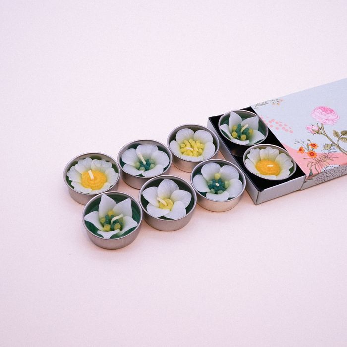 Assorted White Garden Flower Scented Tealights