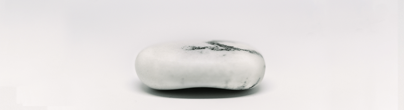 MOMENT PEBBLE