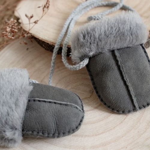 Baby Sheepskin Puddy Mittens on String | Grey