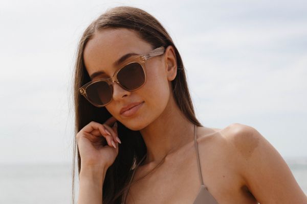 SOEK® LILA GRACE CHAMPAGNE l Brown Gradient Lens l Walnut Arms