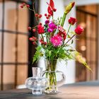 Modest vase