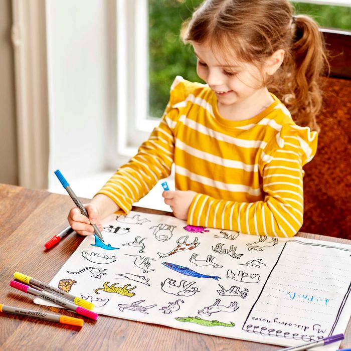 Colour-in World Map Placemat to Go