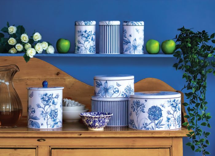 Sanderson - Etchings & Roses tin collection