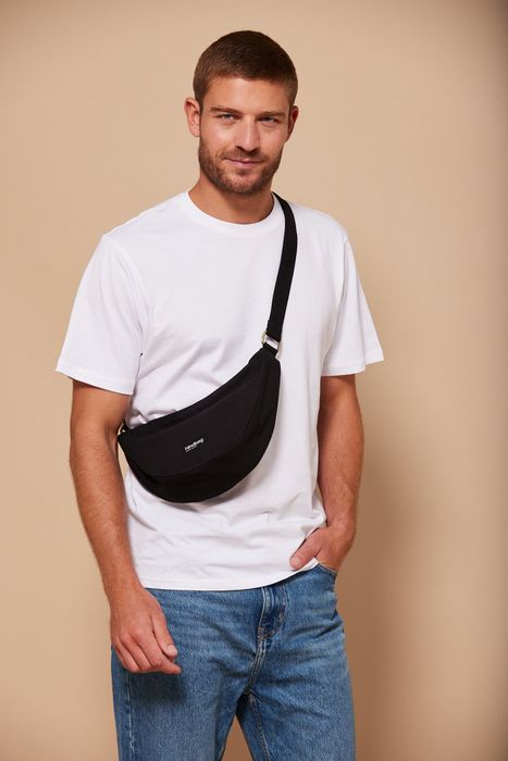 Andrea - Sustainable half-moon bag