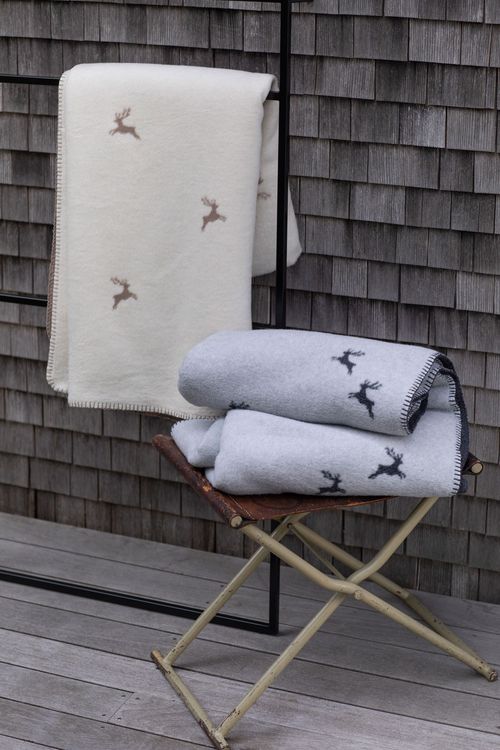 SAVONA velour throw 