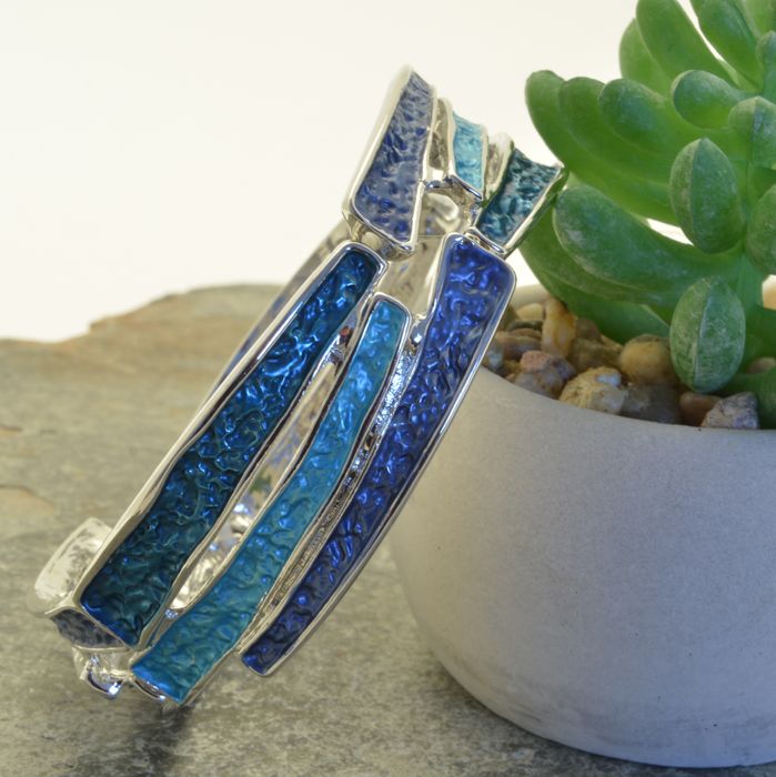 Hinged and Elasticated Bangles