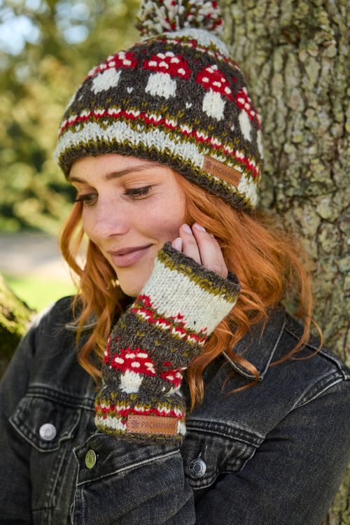 Women's Knitted Wool Accessories