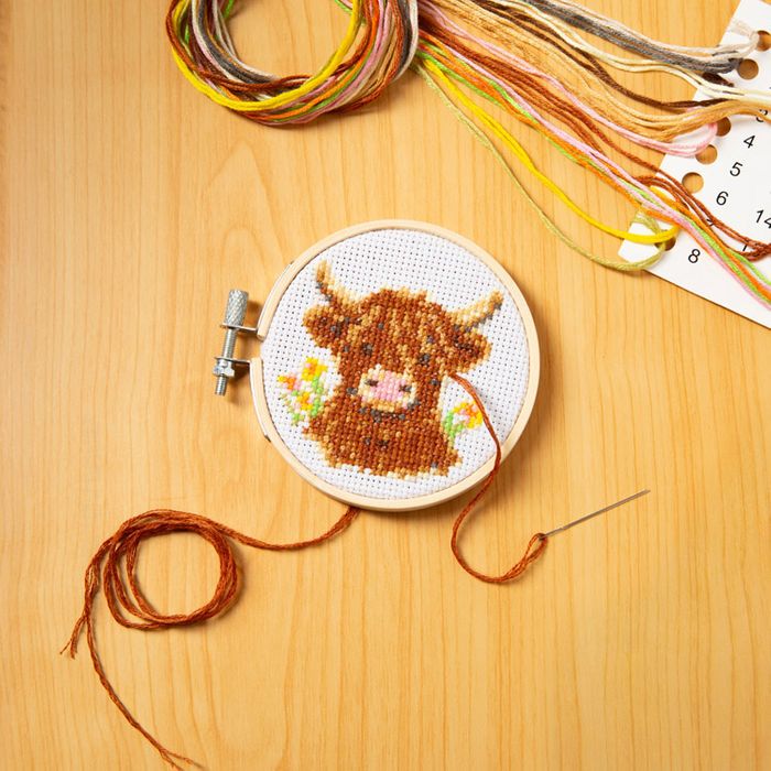 EMBROIDERY KIT - HIGHLAND COW