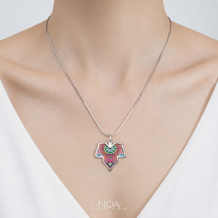 Leaf pendant