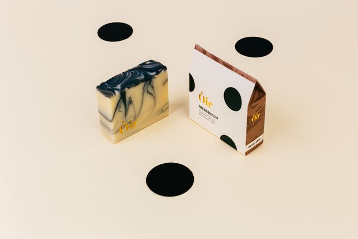 Cedarwood, clary sage, rose geranium, vetiver hand & body soap