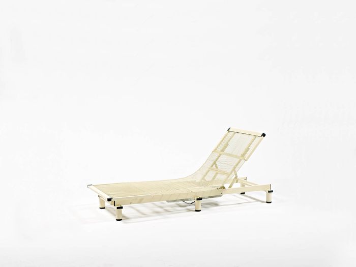 METAL BEDS - ADJUSTABLE BEDS - METAL FRAMES - UPHOLSTERED BEDS- BOXSPRING BEDS