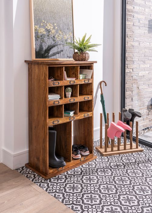 ENGINEERED BOOTROOM