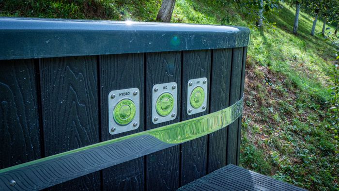 Square Luxury Hot Tub with Stove, 2.02 m, Suitable for 8 People