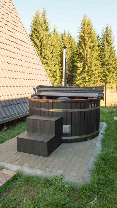 Round Luxury Hot Tub, 2.25 m, Suitable for 8-10 People