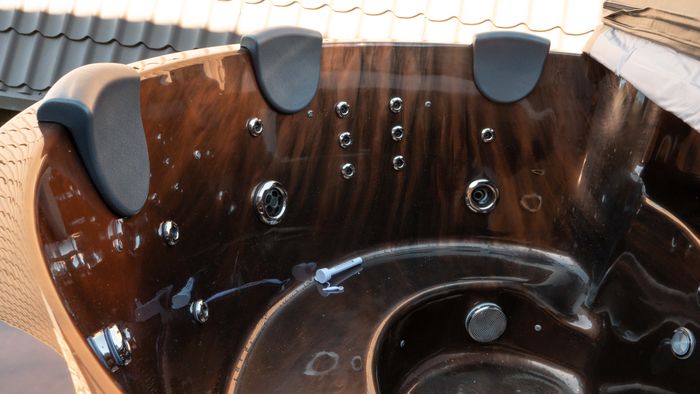 Round Luxury Hot Tub, 2.25 m, Suitable for 8-10 People