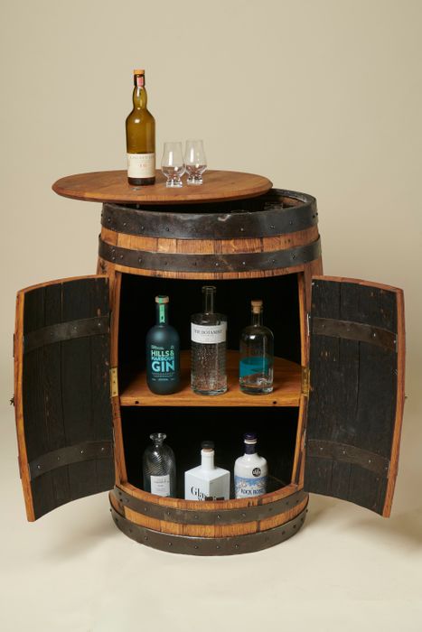 Full barrel bar with doors and swivel lid