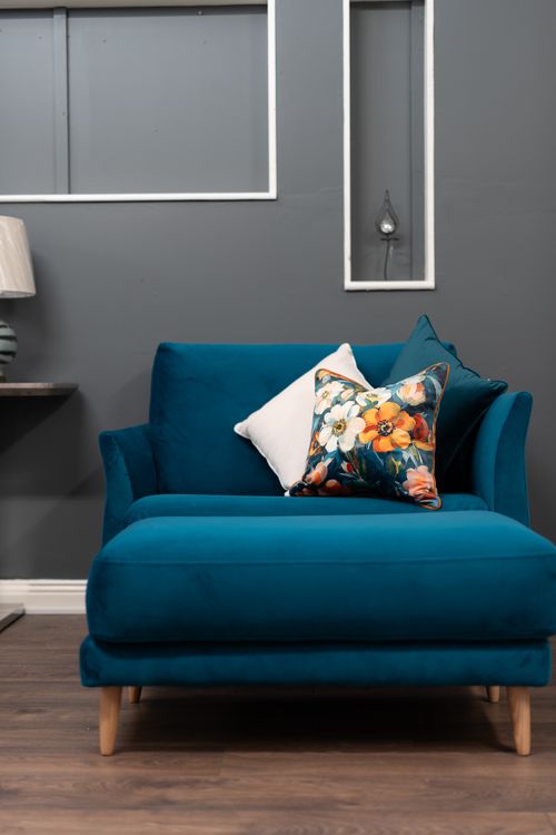 Cushion F+H Velvet Floral Border
