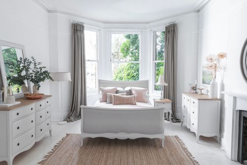 Amelie Bed
