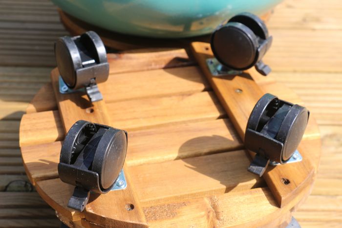 08031 - Movable Plant Pot Acacia Wood Natural Colour