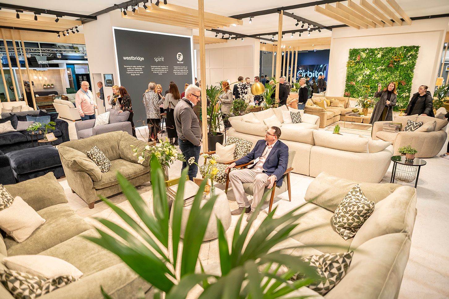 The Power of Networking at Retail Trade Shows for Buyers