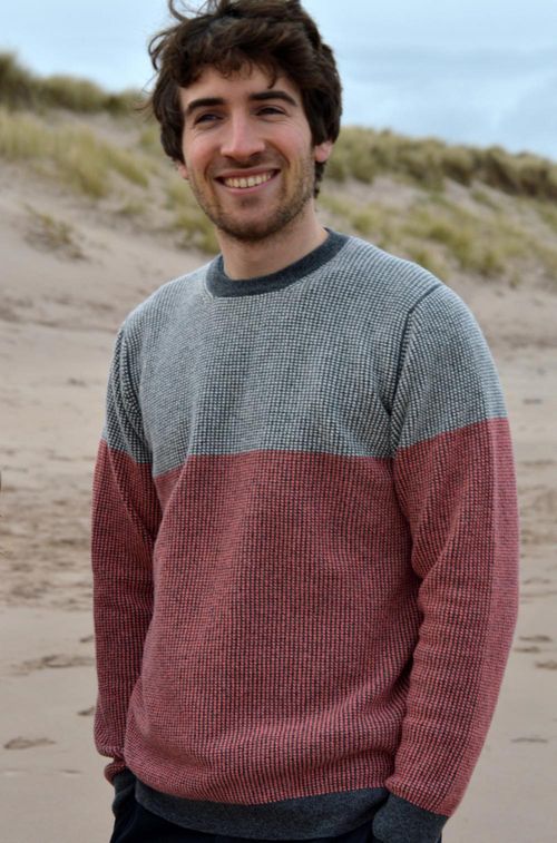 Collingwood-Norris presents sweaters for the first time