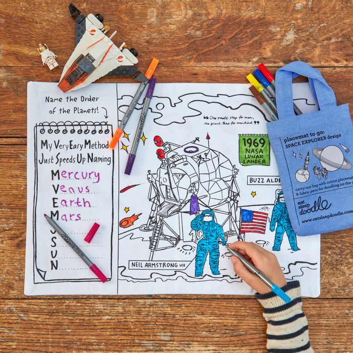 Colour-in Placemat to Go - Space Explorer
