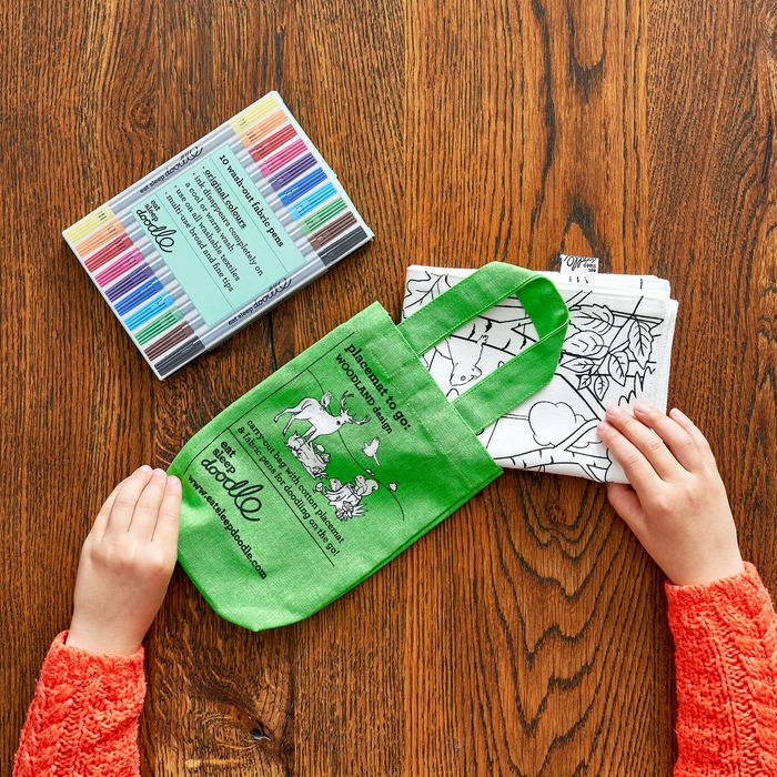 Colour-in Placemat to Go - Woodland