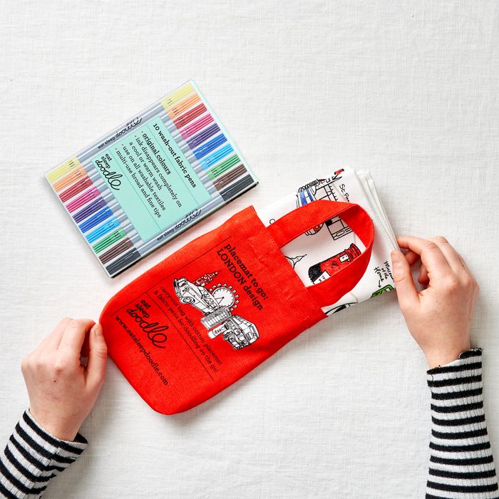 Colour-in Placemat to Go: London