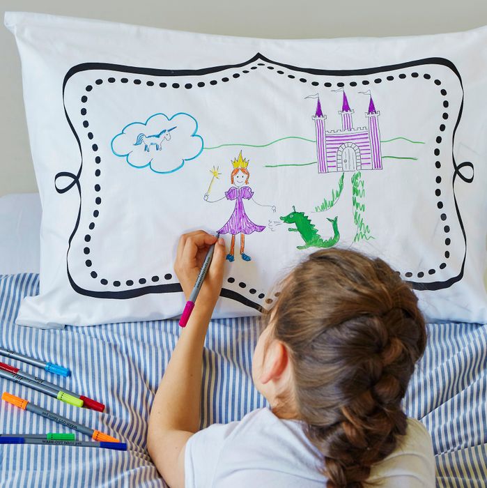 Colour-in Pillowcase – Doodle Notebook