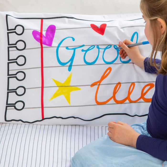 Colour-in Pillowcase – Doodle Notebook