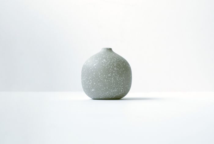 Moheim Color Drop Bud Vase