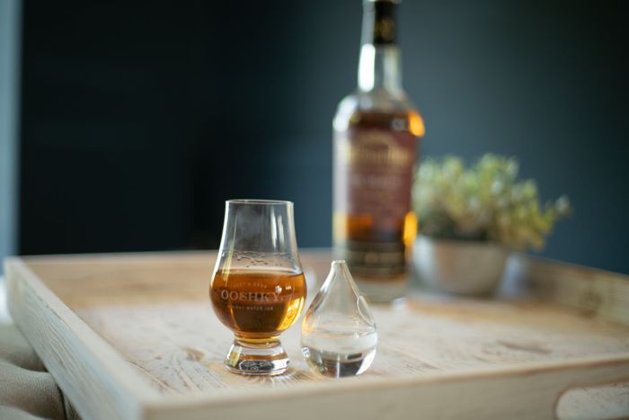 Ooshky - Glass whisky water jug dropper