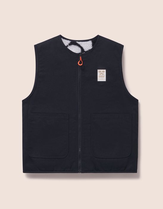 Canyon Printed Fleece Reversible Gilet in Black Print