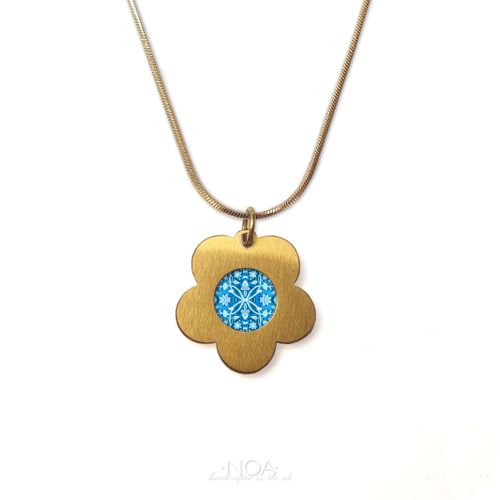 Flower necklace