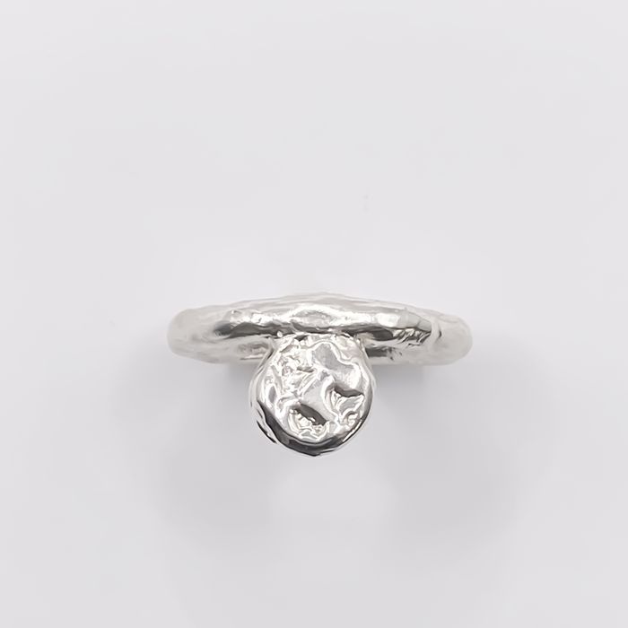 Circle Accent Ring