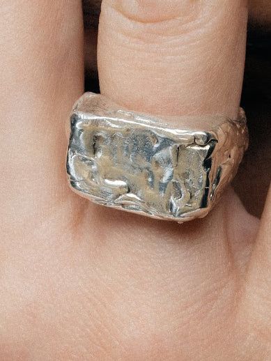 Rosa Signet Ring