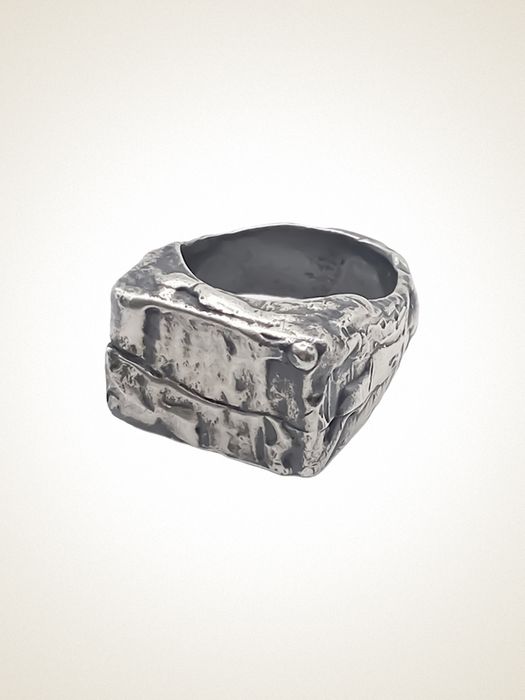 Rosa Signet Ring