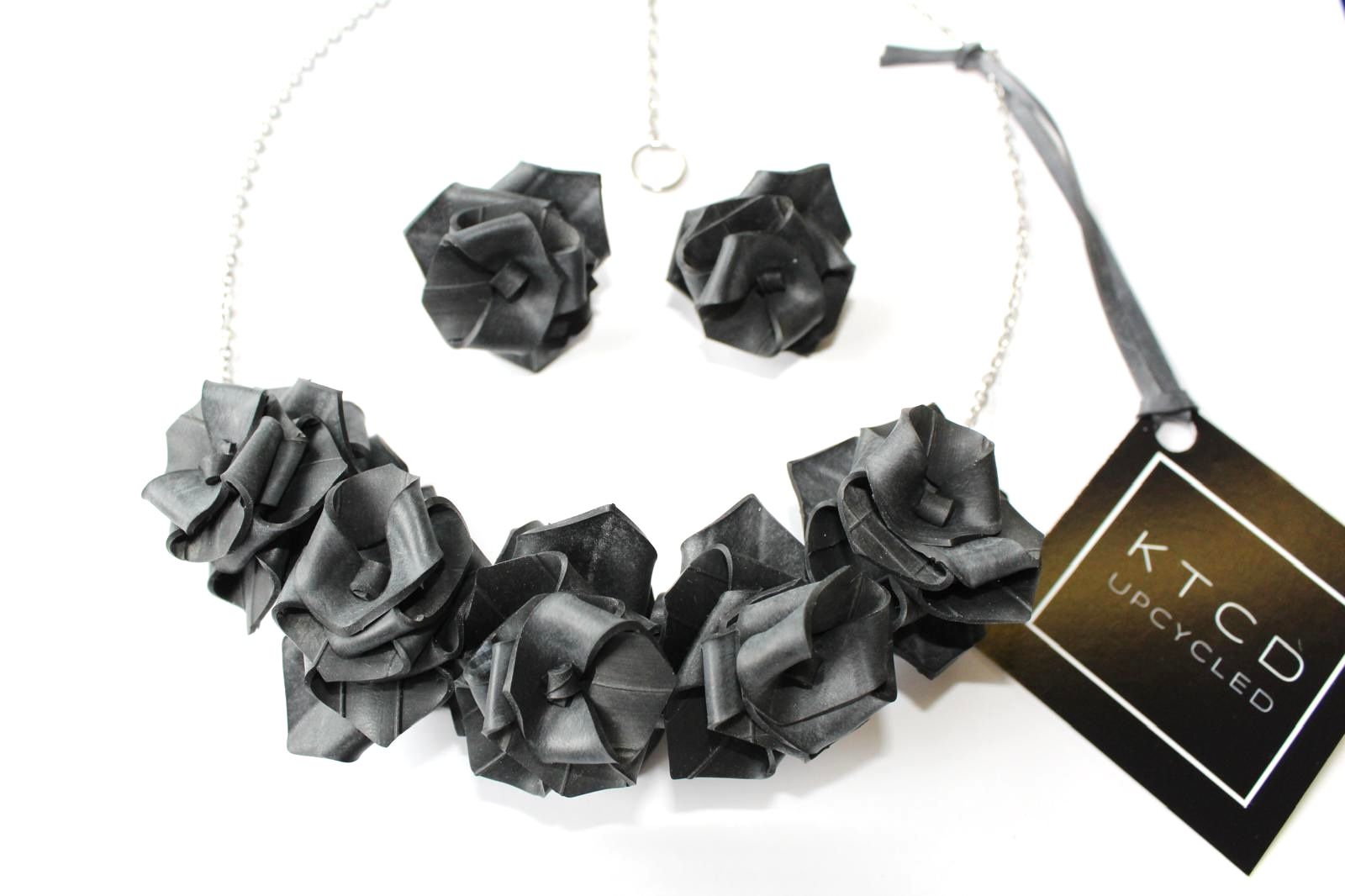 Rubber Rose Collar