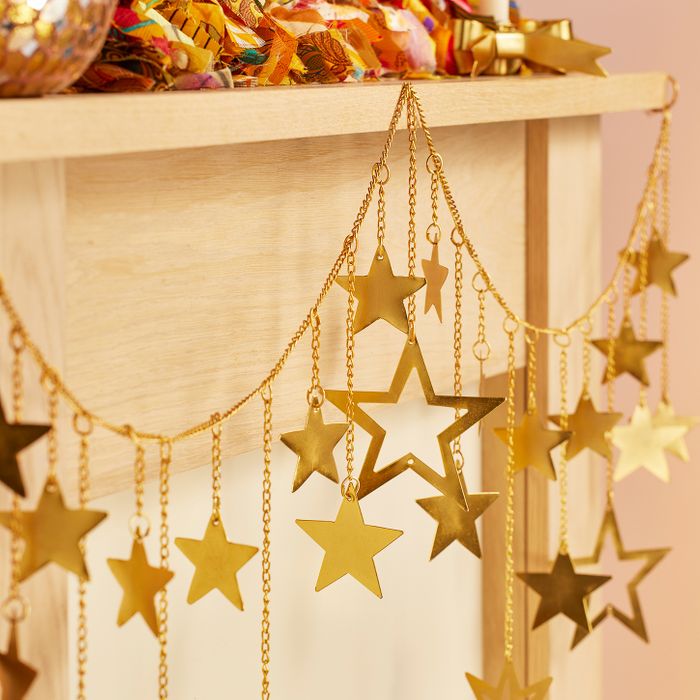 Golden Table Centres, Garlands & Candle Holders