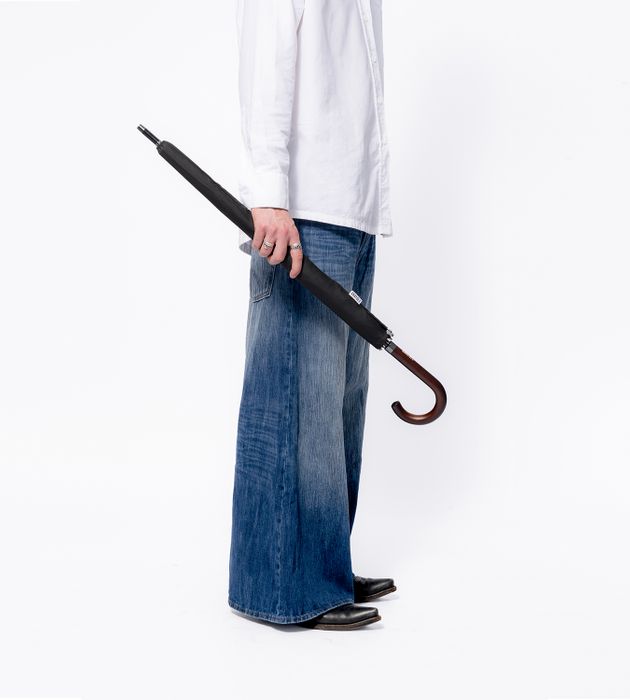 The walking umbrella 