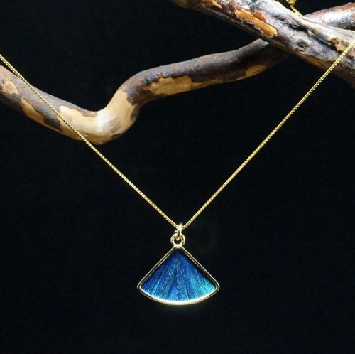Elegant Blue Pendant