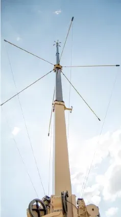 WIDEBAND HF HIGH-POWER ANTENNA SYSTEM