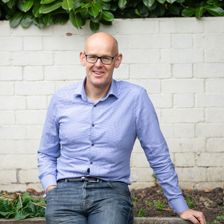 Chris Minto CEng, CPhys, MInstP