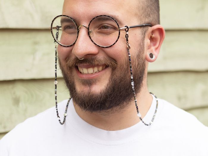 Viven – Dainty Black & Silver Seed Beads Glasses Chain