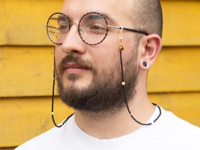Audrey – Dainty Black & Gold Seed Beads Glasses Chain
