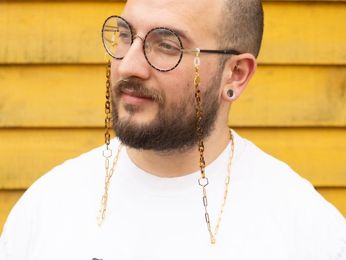 Ginger – Dainty Tortoiseshell & Gold Paperclip small acrylic / acetate glasses chain adorned with hexagons