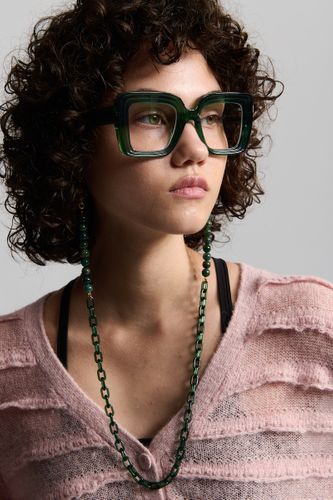Einstoffen by Traders and Makers 100 % Optical exhibition 2025